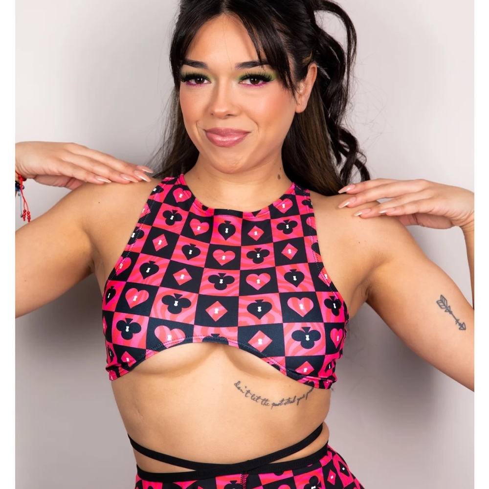 #freedomravewear crop top the queens gambit collection